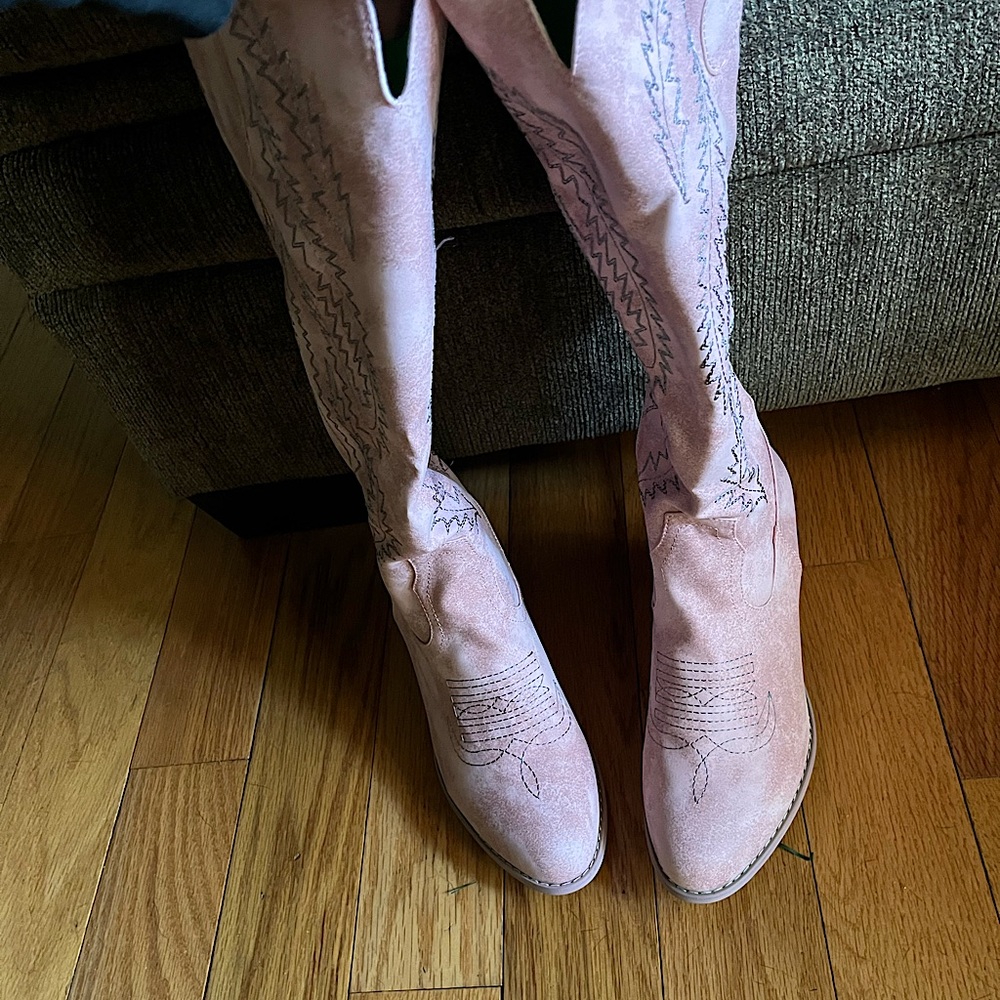 Pink fashion cowboy boots